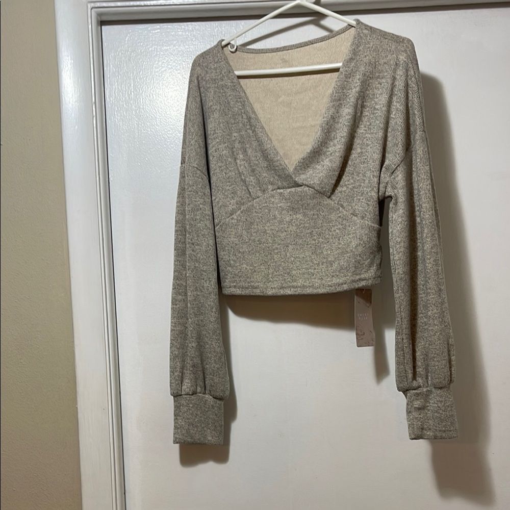 Emery rose sweater size large NWT